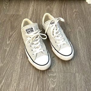 Women’s Lowtop Converse